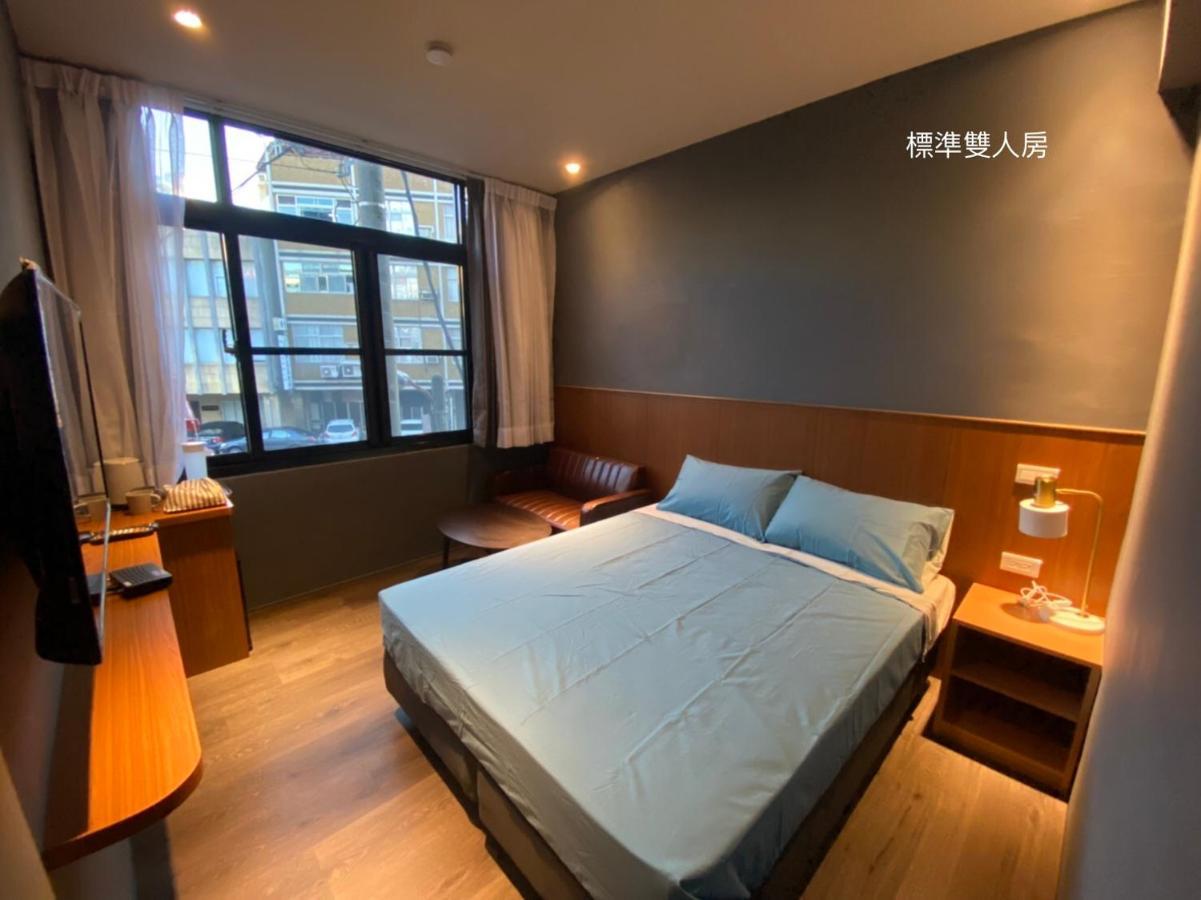 良文旅2館ryou Hotel Vintage - II Тайнань Экстерьер фото