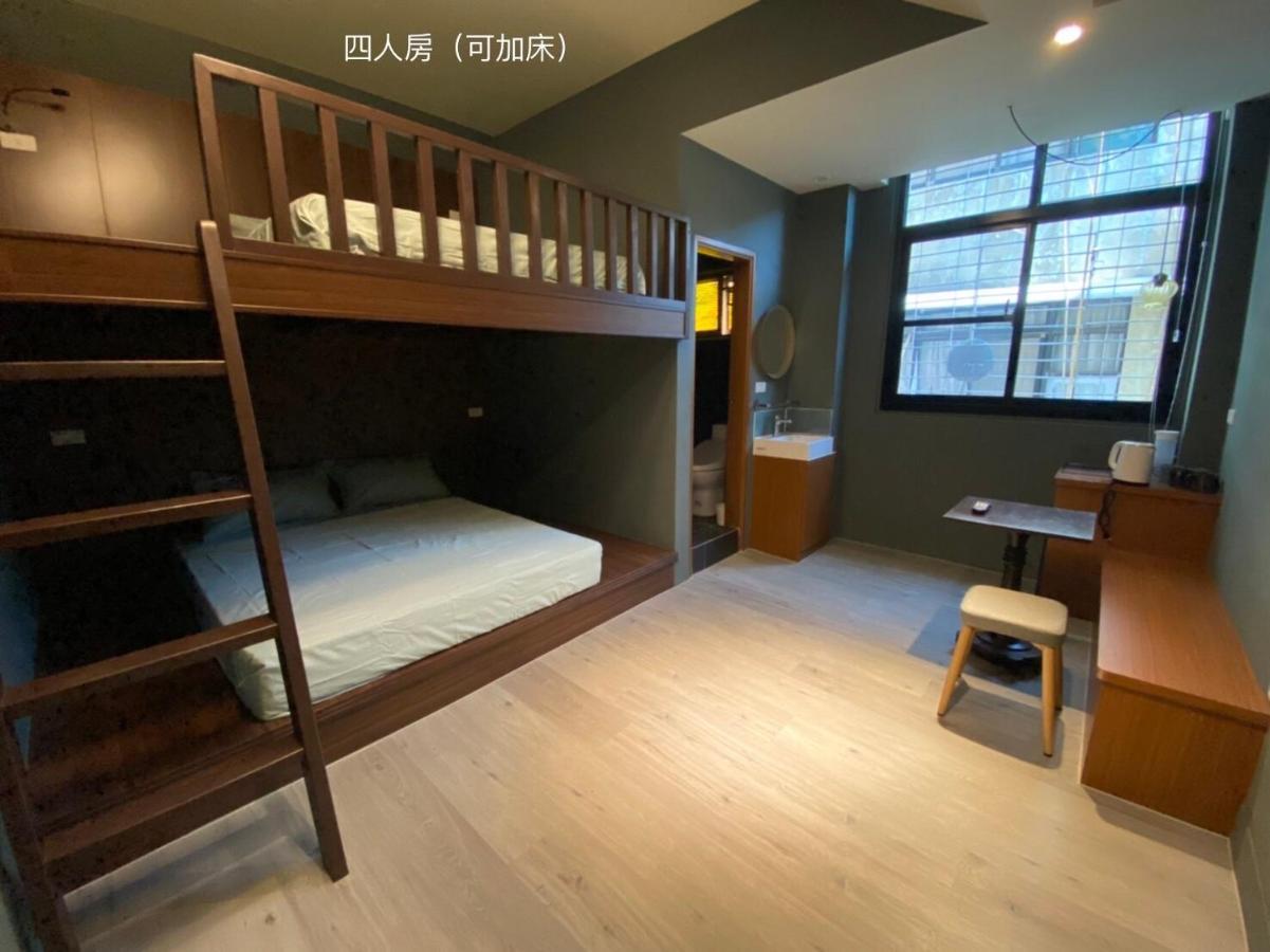 良文旅2館ryou Hotel Vintage - II Тайнань Экстерьер фото