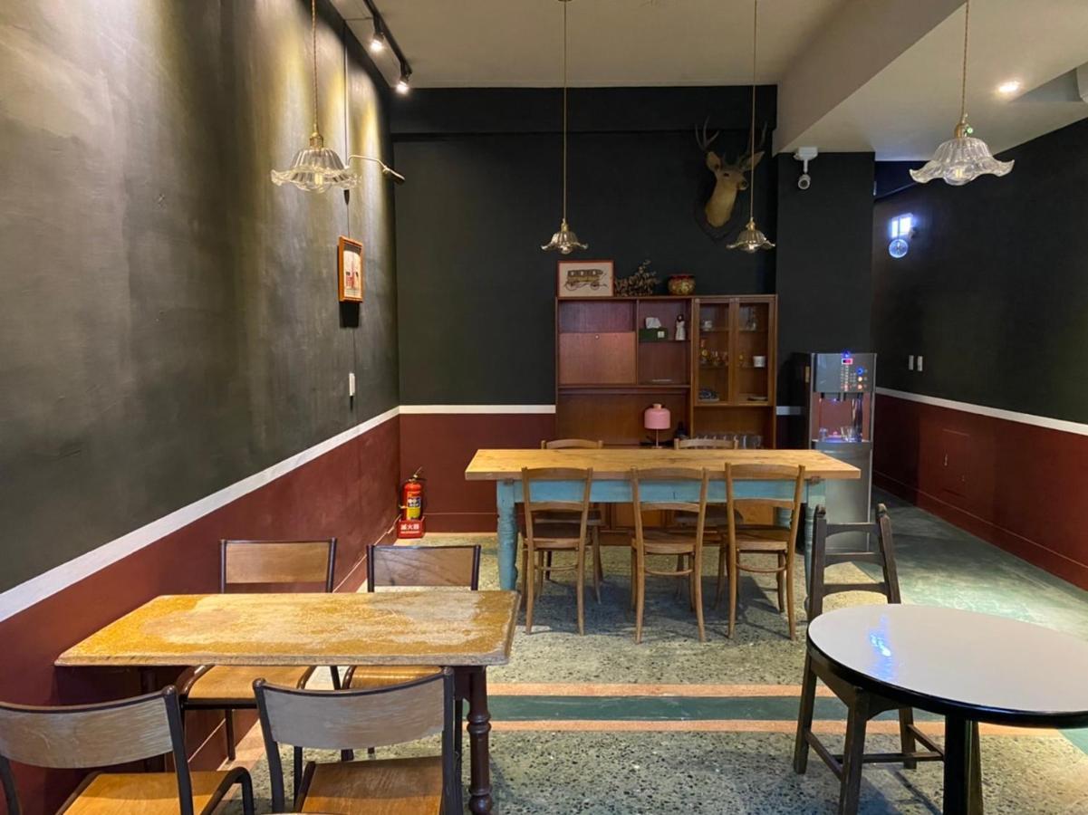 良文旅2館ryou Hotel Vintage - II Тайнань Экстерьер фото