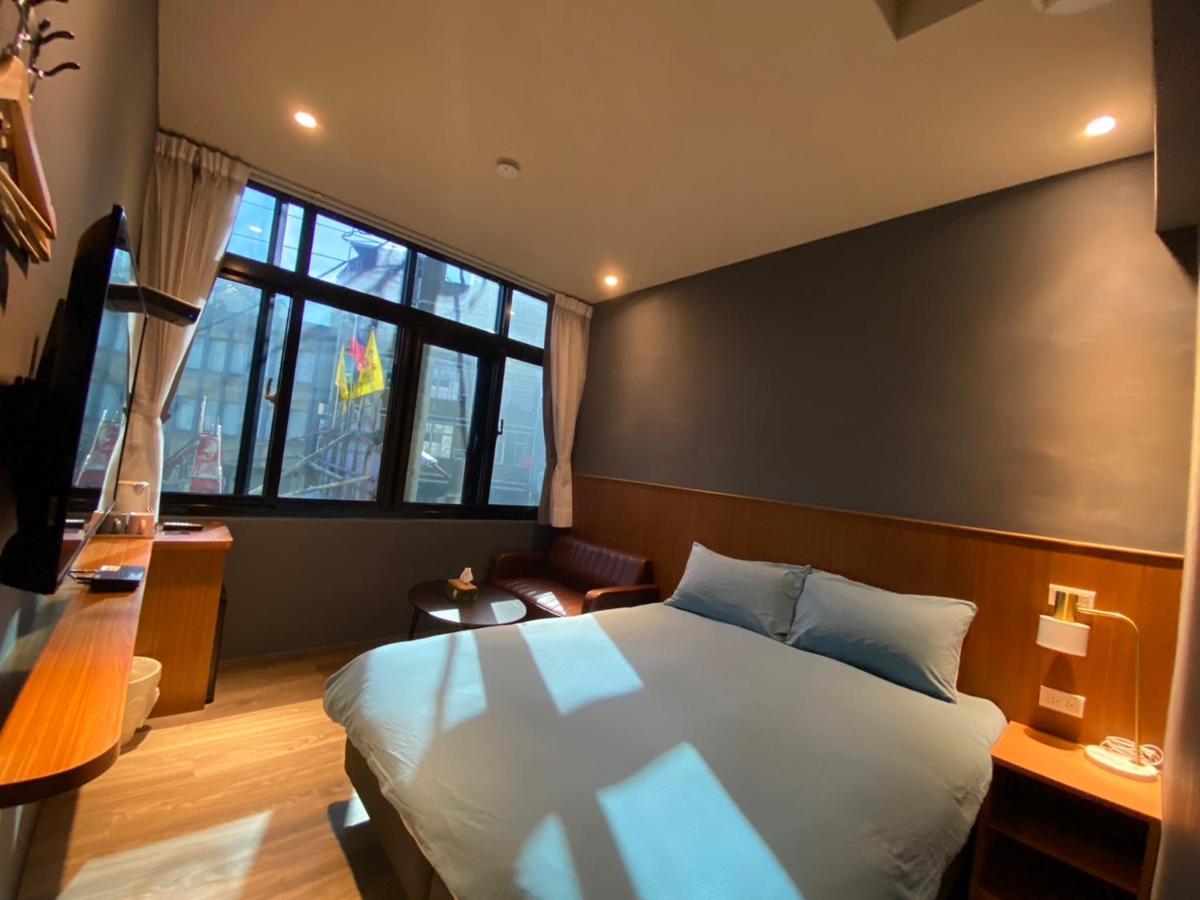 良文旅2館ryou Hotel Vintage - II Тайнань Экстерьер фото